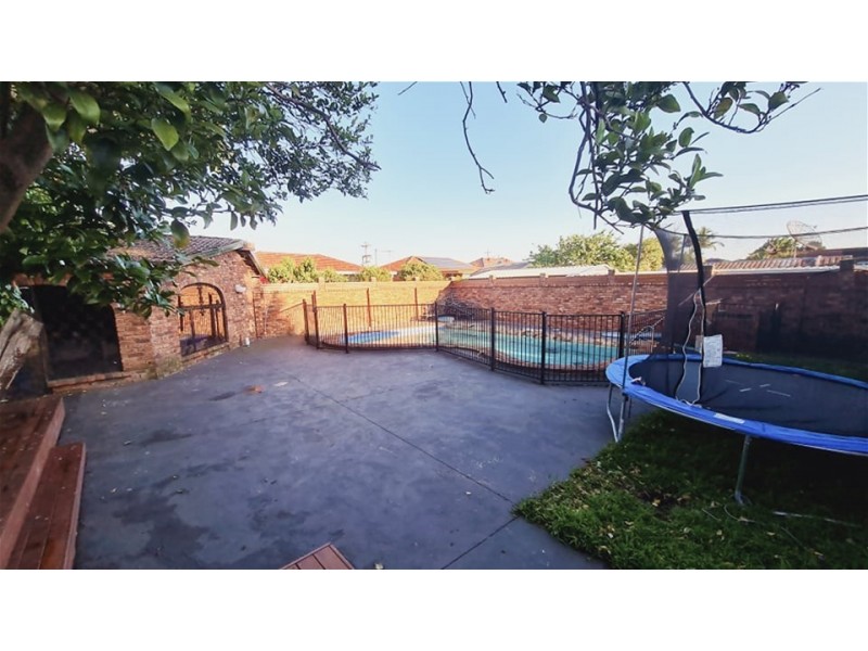 14 Kimberley Crescent, Fairfield West NSW 2165