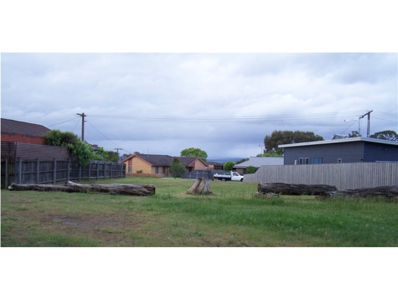 51 Staff Street, Moe VIC 3825