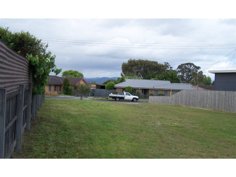 51 Staff Street, Moe VIC 3825