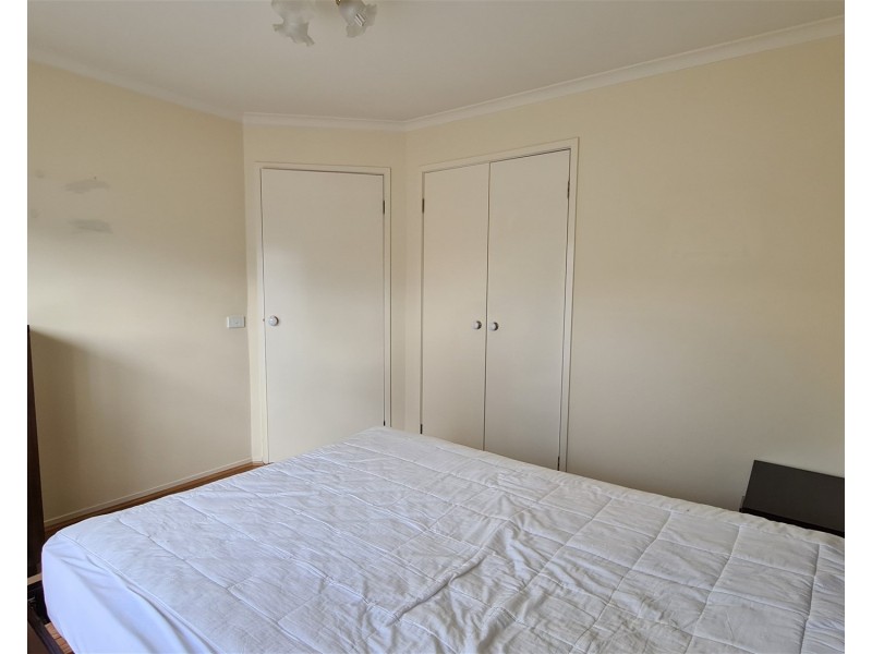 8 Hinkley Avenue, Croydon VIC 3136