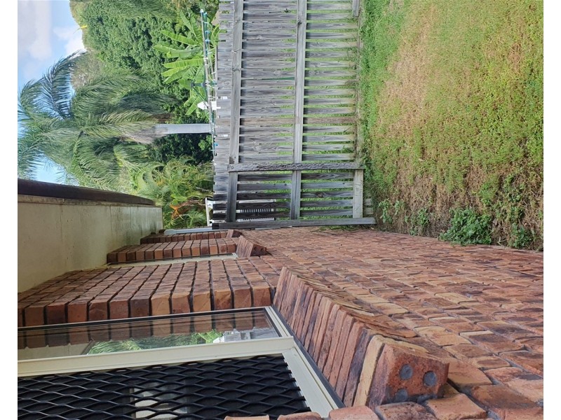 2/2 donald street, Tannum Sands QLD 4680