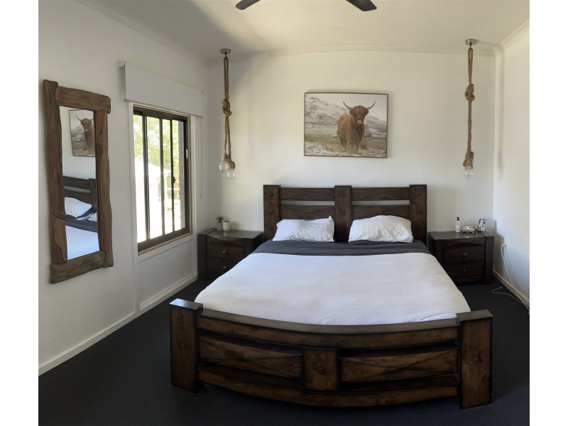 12 Mattes way, Bomaderry NSW 2541