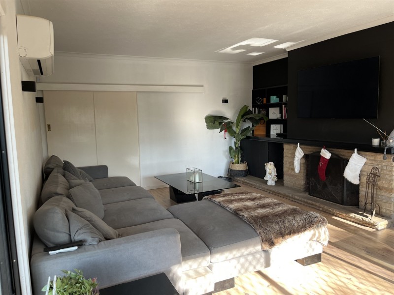 12 Mattes way, Bomaderry NSW 2541