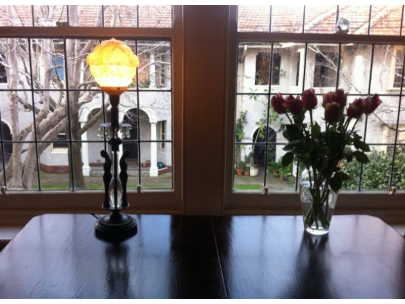 8/2b Hawsleigh Ave, St Kilda East VIC 3183