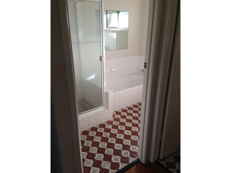 86 Almeida Street, Indooroopilly QLD 4068