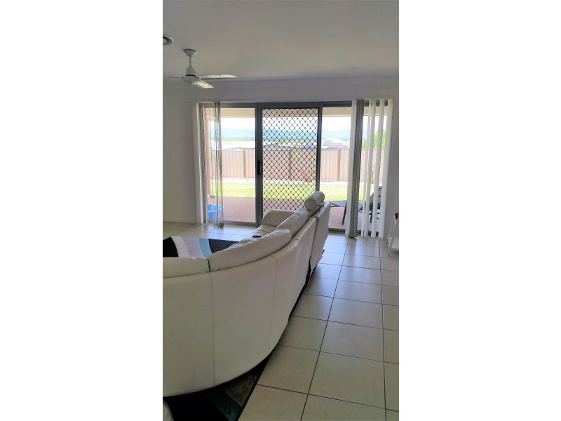 19 Rosebrook Place, Gracemere QLD 4702