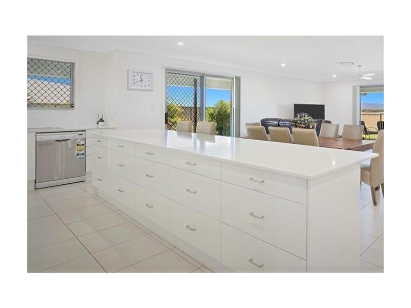 19 Rosebrook Place, Gracemere QLD 4702