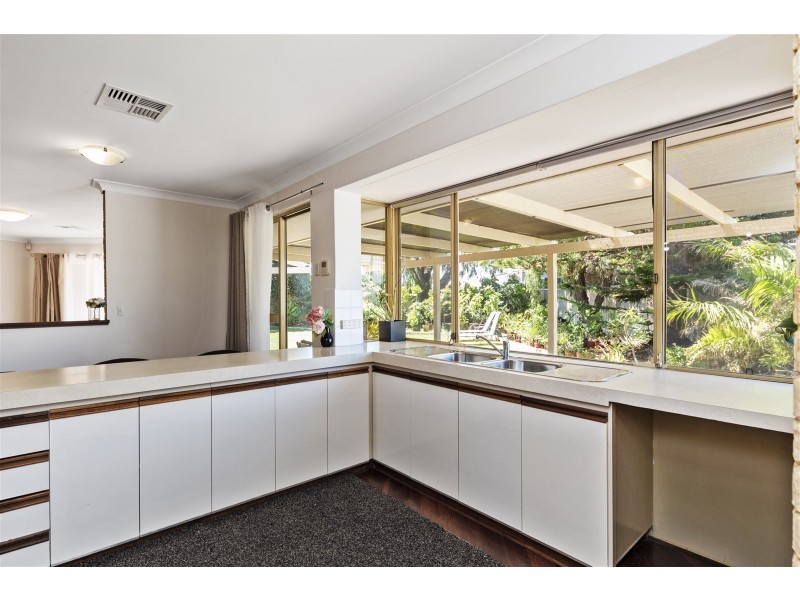 13 Pagoda Place, Madora Bay WA 6210