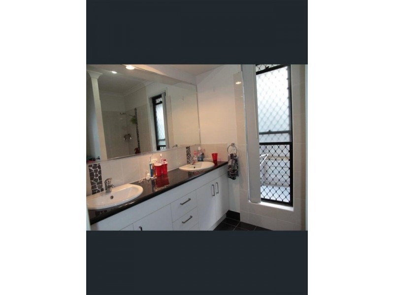 12 Beagle Avenue, Nikenbah QLD 4655
