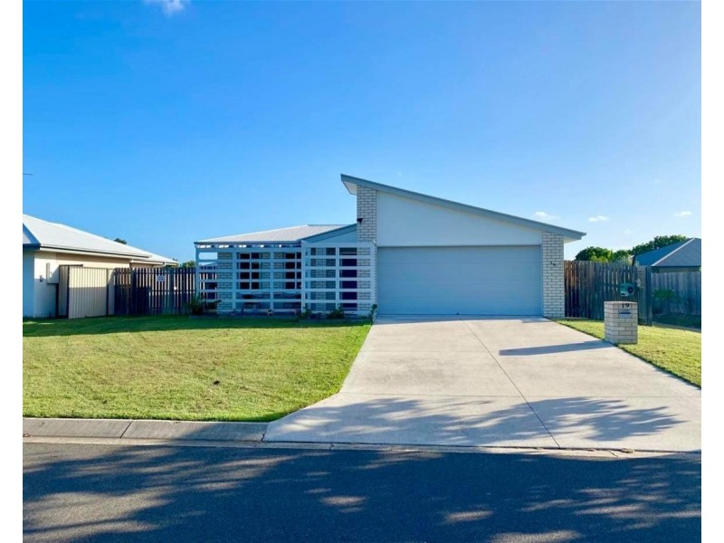 19 Seaway Parade, Toogoom QLD 4655