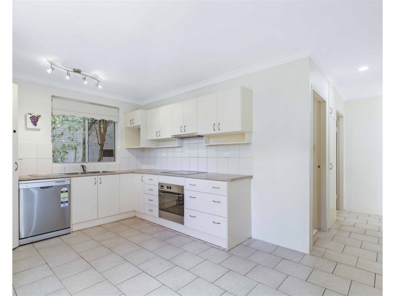 8 Elgata Street, The Gap QLD 4061