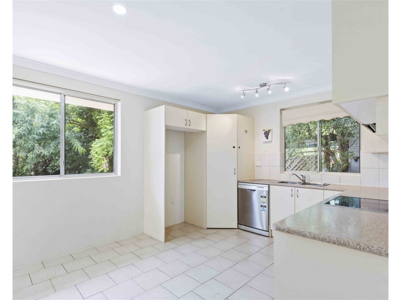 8 Elgata Street, The Gap QLD 4061