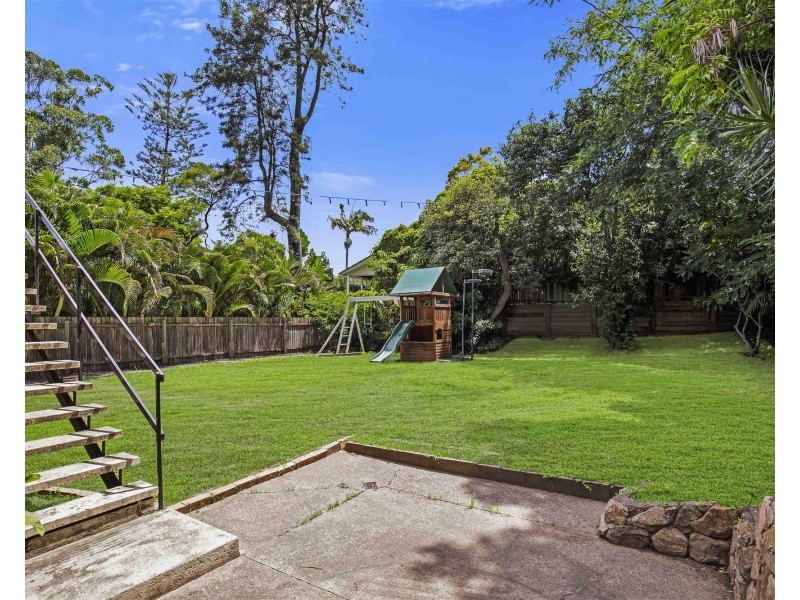8 Elgata Street, The Gap QLD 4061