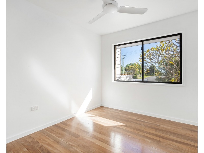 10 Elaine Street, Southport QLD 4215