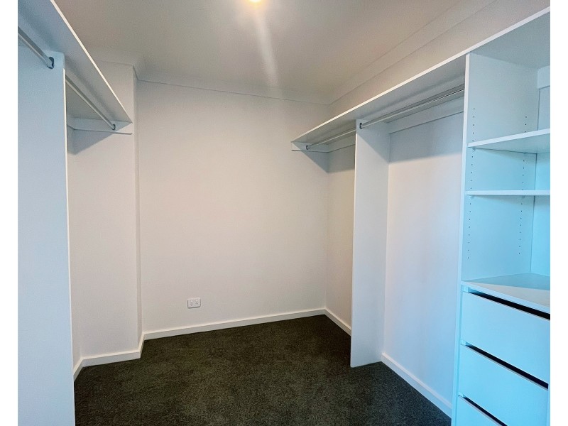 64 Cricklewood Circuit, Narre Warren VIC 3805