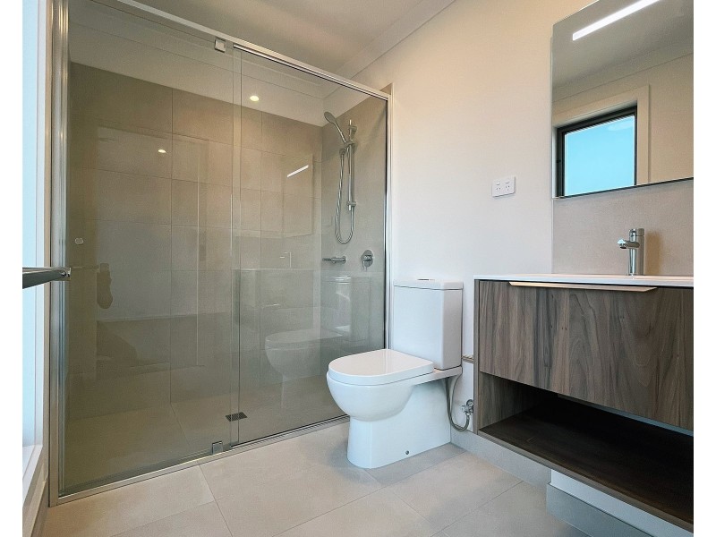 64 Cricklewood Circuit, Narre Warren VIC 3805