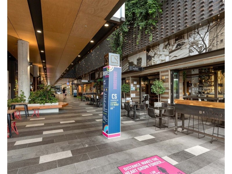 10508/300  OLD CLEVELAND ROAD, Coorparoo QLD 4151