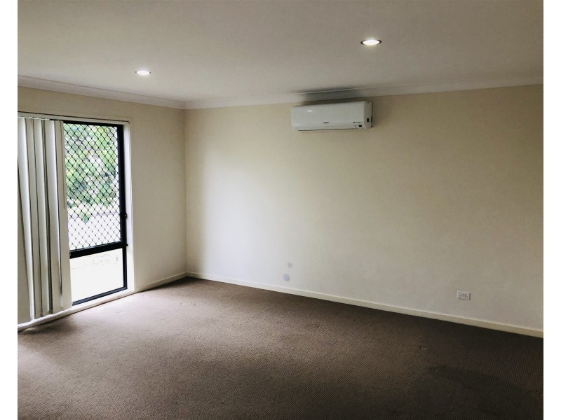 8 Arcadia Boulevard, Pimpama QLD 4209