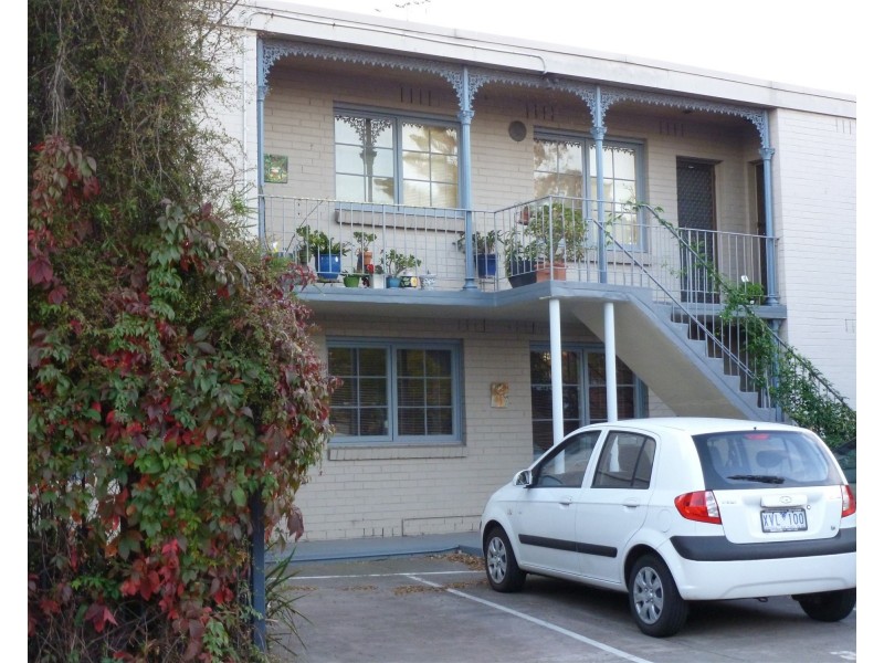 2/30 Edmund St, Clifton Hill VIC 3068