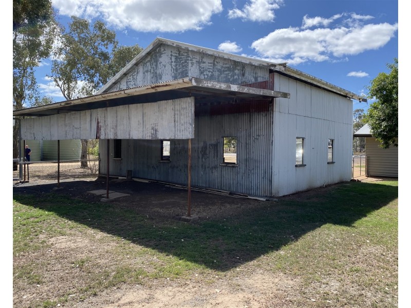 6 High st, Jandowae QLD 4410