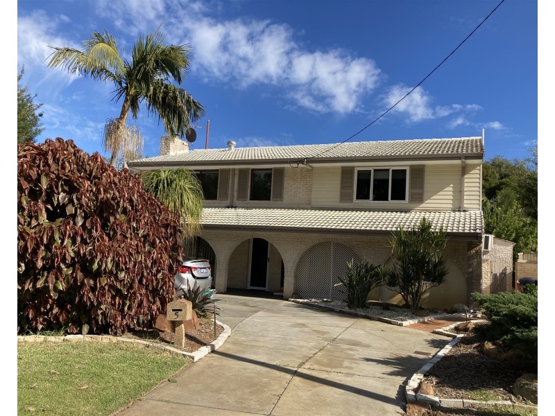 5 Chenard St, Carine WA 6020