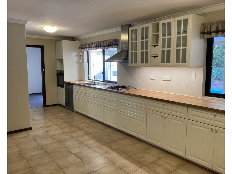 5 Chenard St, Carine WA 6020