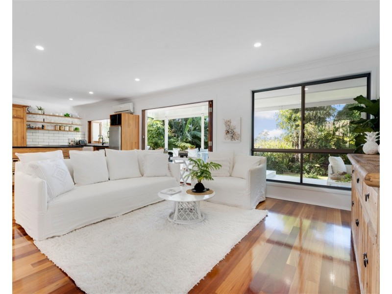 6 Remount Place, Carrara QLD 4211