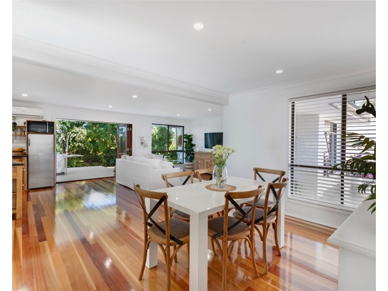 6 Remount Place, Carrara QLD 4211
