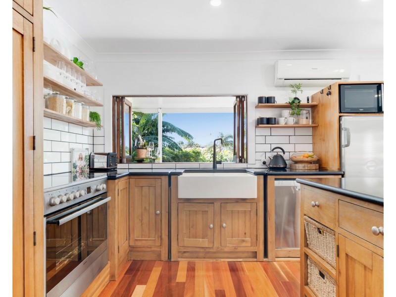 6 Remount Place, Carrara QLD 4211