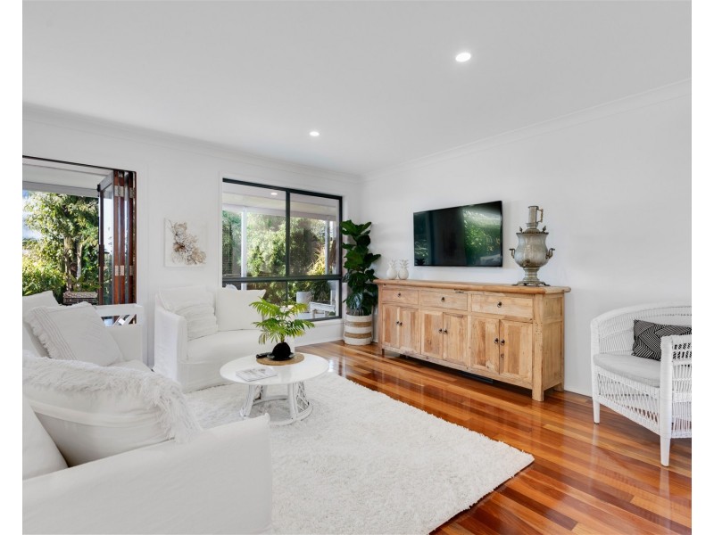 6 Remount Place, Carrara QLD 4211