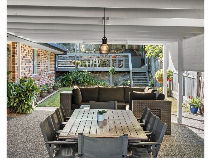 1 Regal Court, Highland Park QLD 4211