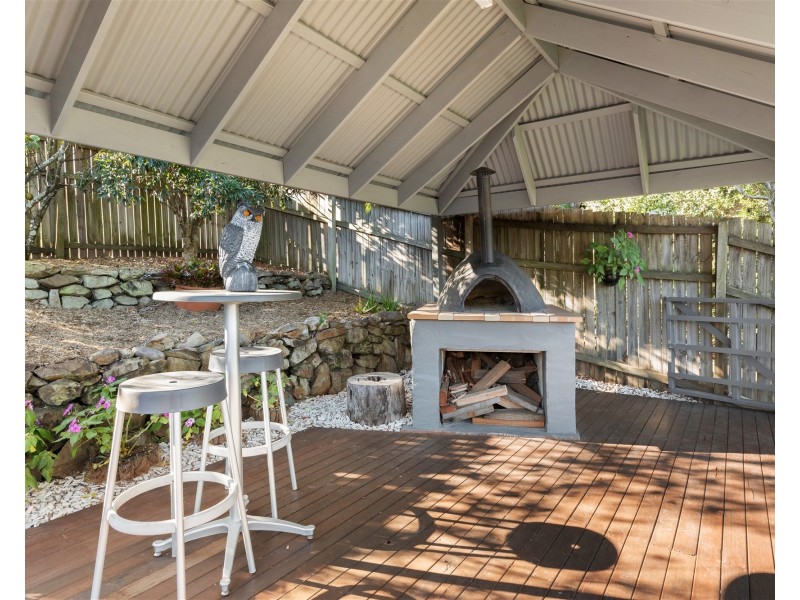 1 Regal Court, Highland Park QLD 4211