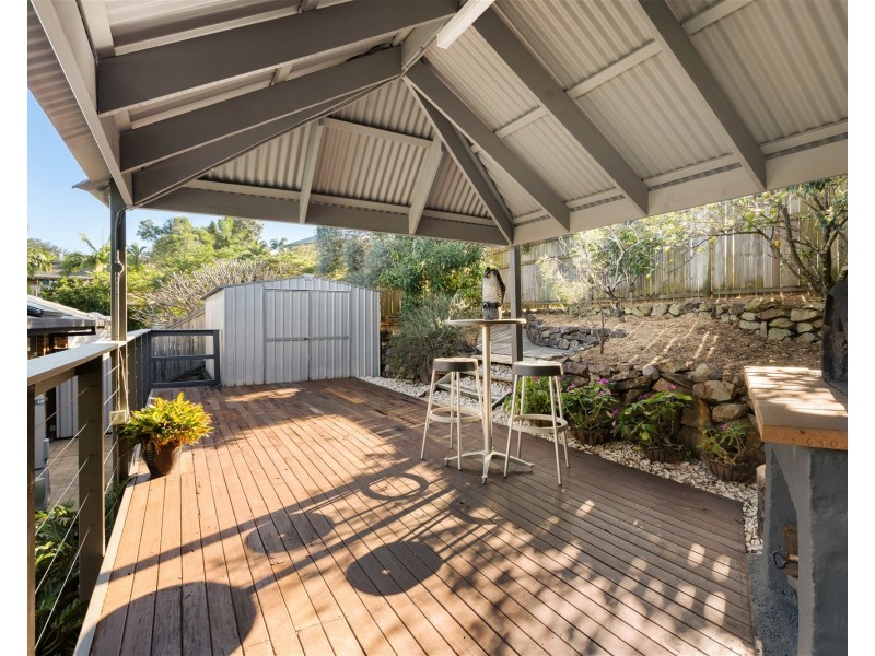 1 Regal Court, Highland Park QLD 4211