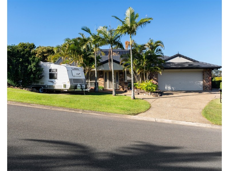 1 Regal Court, Highland Park QLD 4211