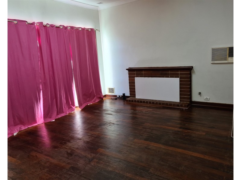 16 Homewood Street, Cloverdale WA 6105