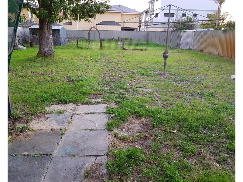 16 Homewood Street, Cloverdale WA 6105