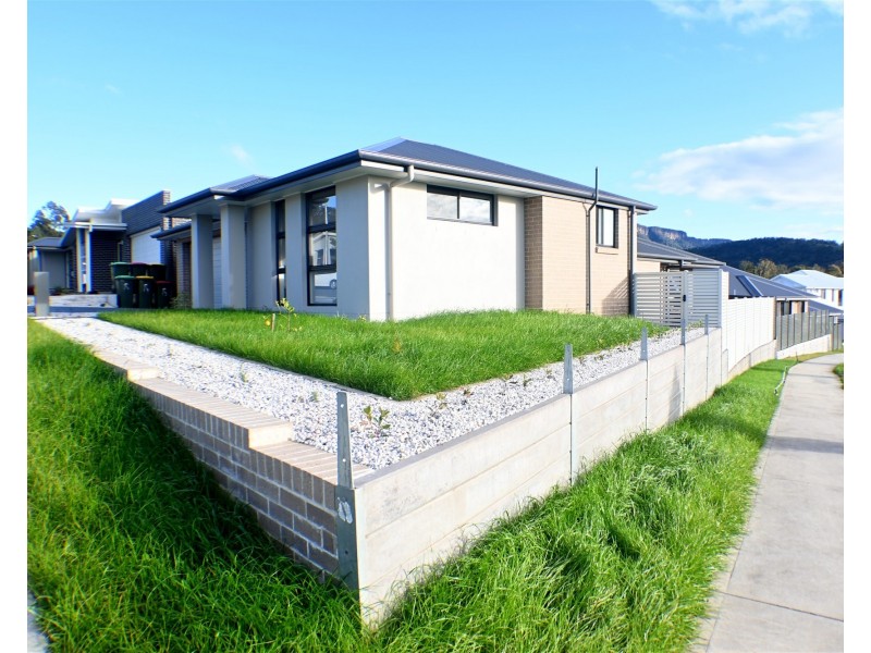13 Dairyman Place, Calderwood NSW 2527