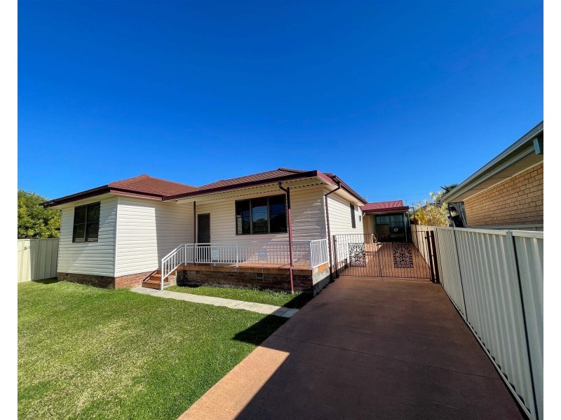 62 Edward street, Barrack Heights NSW 2528