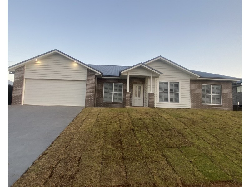 28 Currawong Drive, Calala NSW 2340