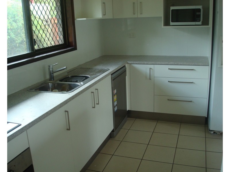 8 Mayfair Drive, Browns Plains QLD 4118