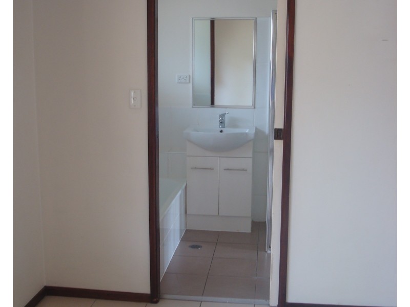 8 Mayfair Drive, Browns Plains QLD 4118