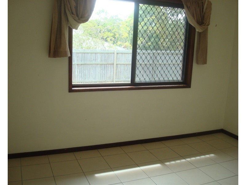 8 Mayfair Drive, Browns Plains QLD 4118