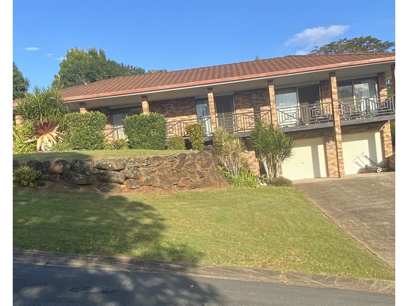 27 Birnam Ave, Banora Point NSW 2486