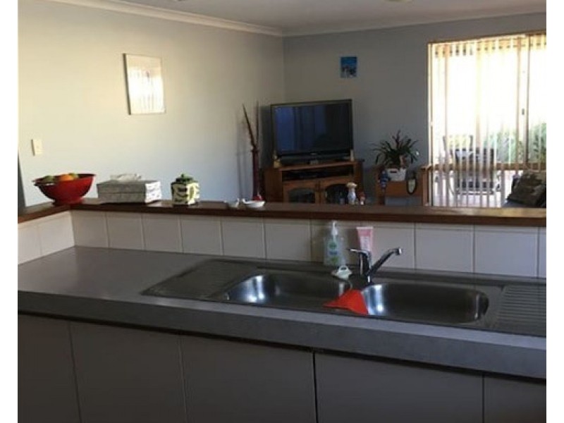 3 constitution gardens, Bibra Lake WA 6163