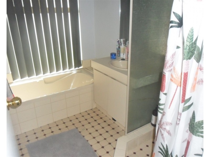 3 constitution gardens, Bibra Lake WA 6163