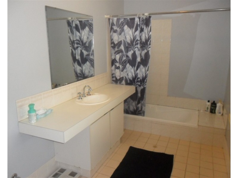 3 constitution gardens, Bibra Lake WA 6163