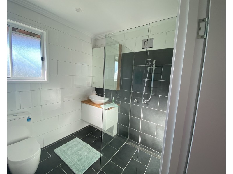 22 Peters Road, Glass House Mountains QLD 4518