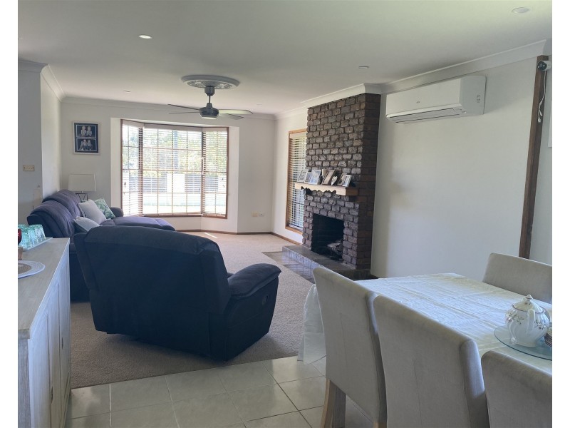 22 Peters Road, Glass House Mountains QLD 4518