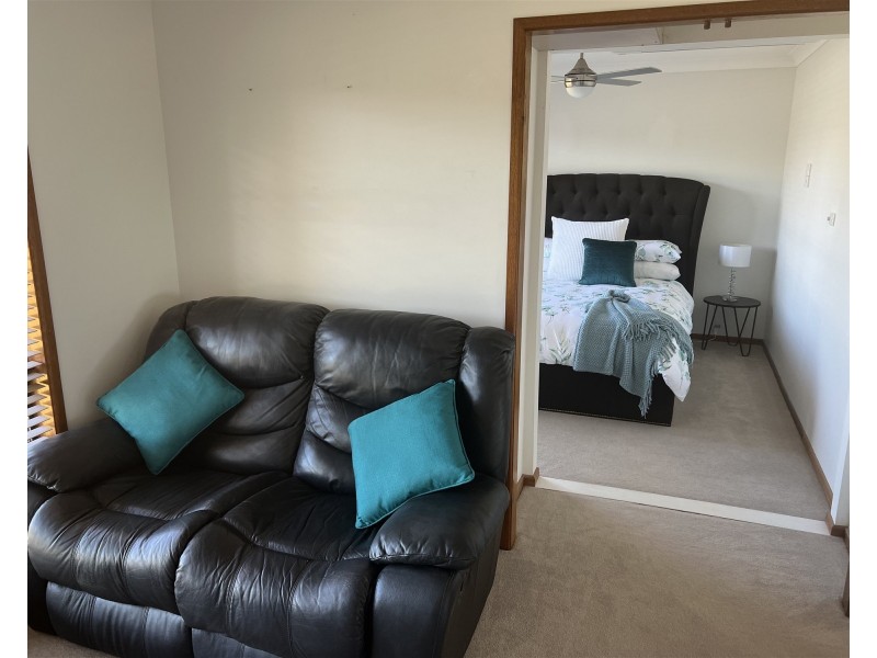 22 Peters Road, Glass House Mountains QLD 4518