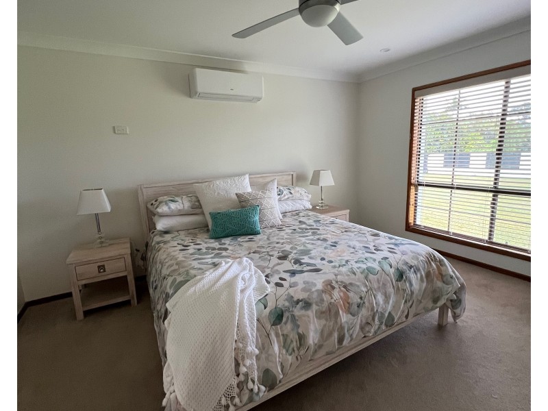 22 Peters Road, Glass House Mountains QLD 4518